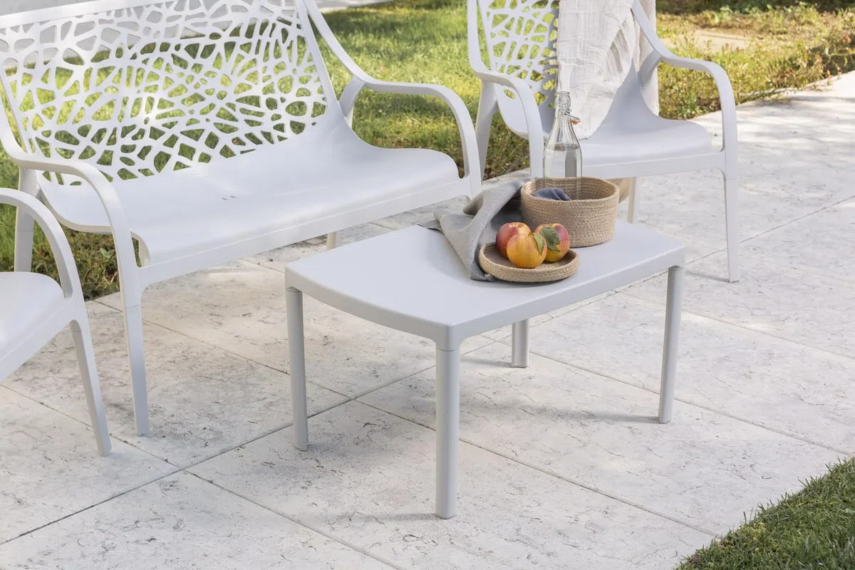 Set Maratea Salotto da giardino polipropilene fibra di vetro 4 posti Divano due posti 2 Poltrone Tavolino impermeabile impilabile Grigio Chiaro