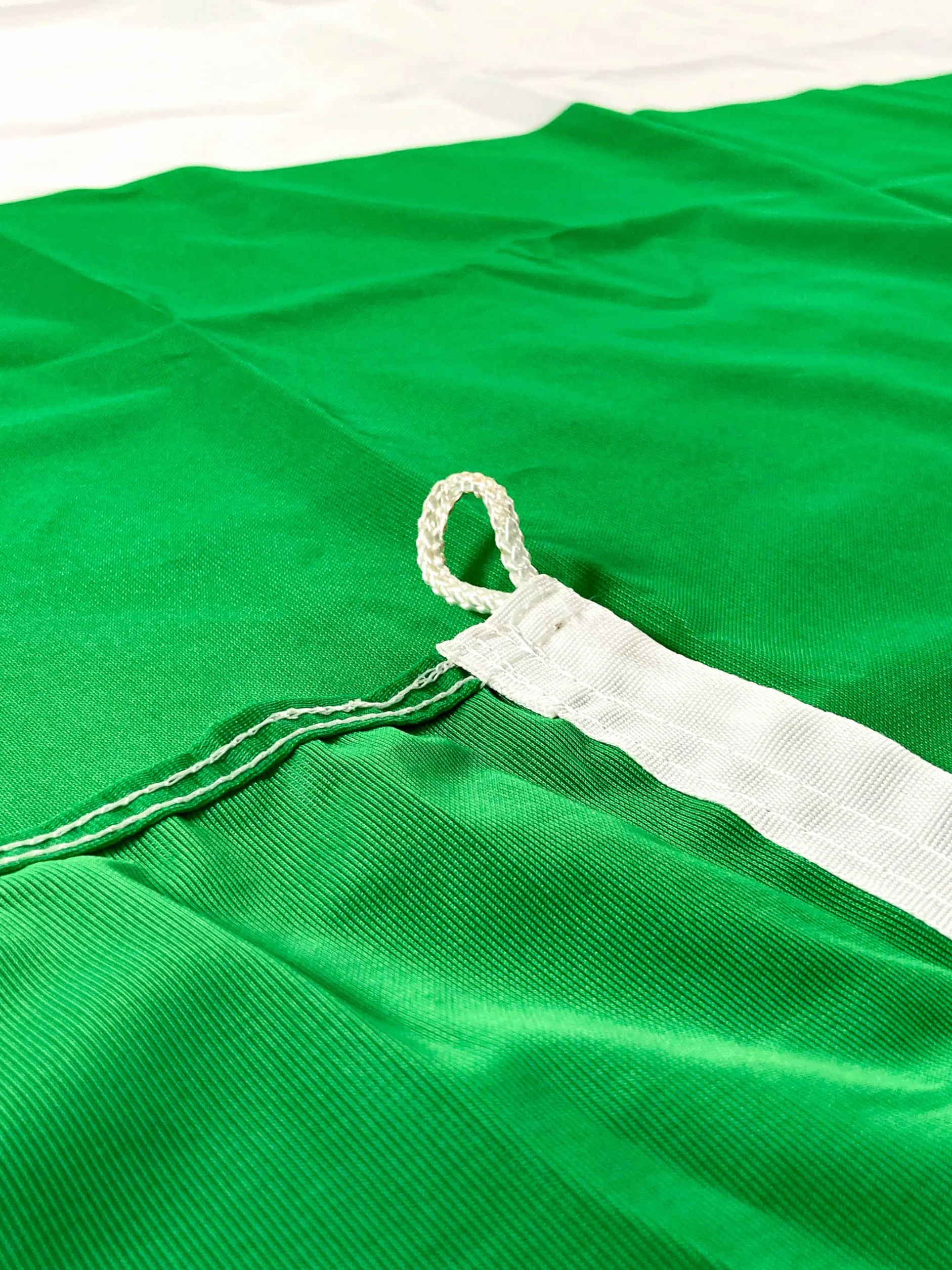 Bandiera Italiana 150x100 cm Tessuto Nautico Resistente Colori Brillanti per Esterno e Interno