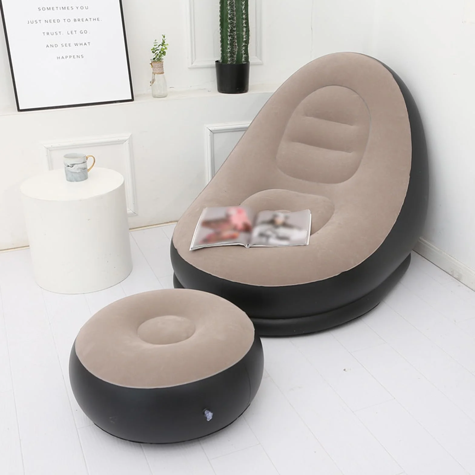 Sedia gonfiabile pieghevole floccata in PVC comoda con poggiapiedi poltrona per viaggi in campeggio all'aperto (Marrone)