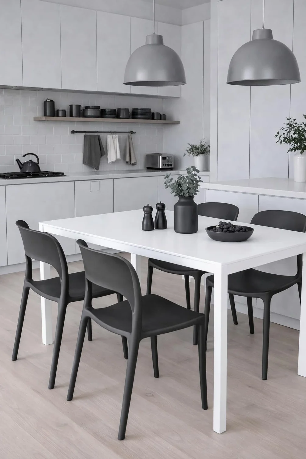 Set 4 Sedie in Polipropilene Impilabili da Giardino Bar Ristoranti Patio Design Cucina Antracite