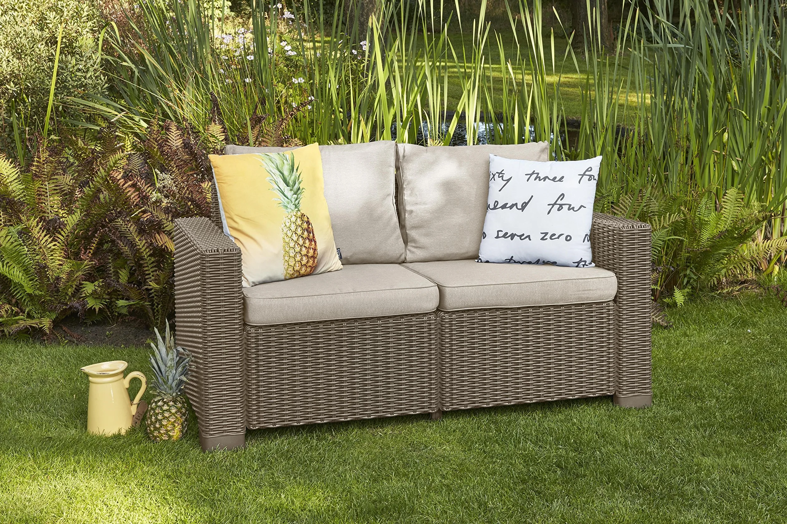 Keter California Divano da Giardino 2 Posti, Divano in Rattan Cuscino Incluso Color Cappuccino