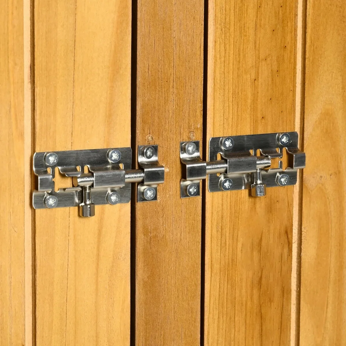Outsunny Casetta Porta Attrezzi in Legno di Abete, Capanno da Giardino a 2 Ante con Sgabello Alto a 2 Ripiani e Tetto Idrorepellente, 140x75x157 cm