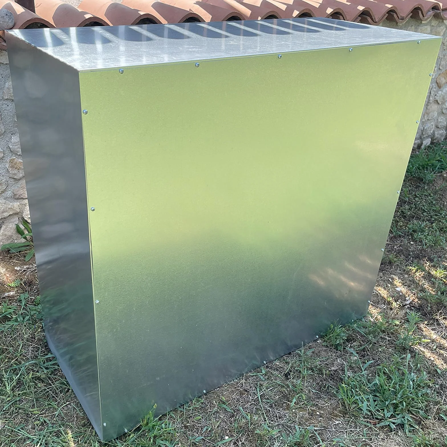 Armadietto 2 Bombole Gas da Esterno, Portabombola Due Ante In Acciaio Zincato RINFORZATO con Ventilazione, Chiusura Sicura Per Stoccaggio Bombole 10-25 kg, Resistente agli Agenti Atmosferici