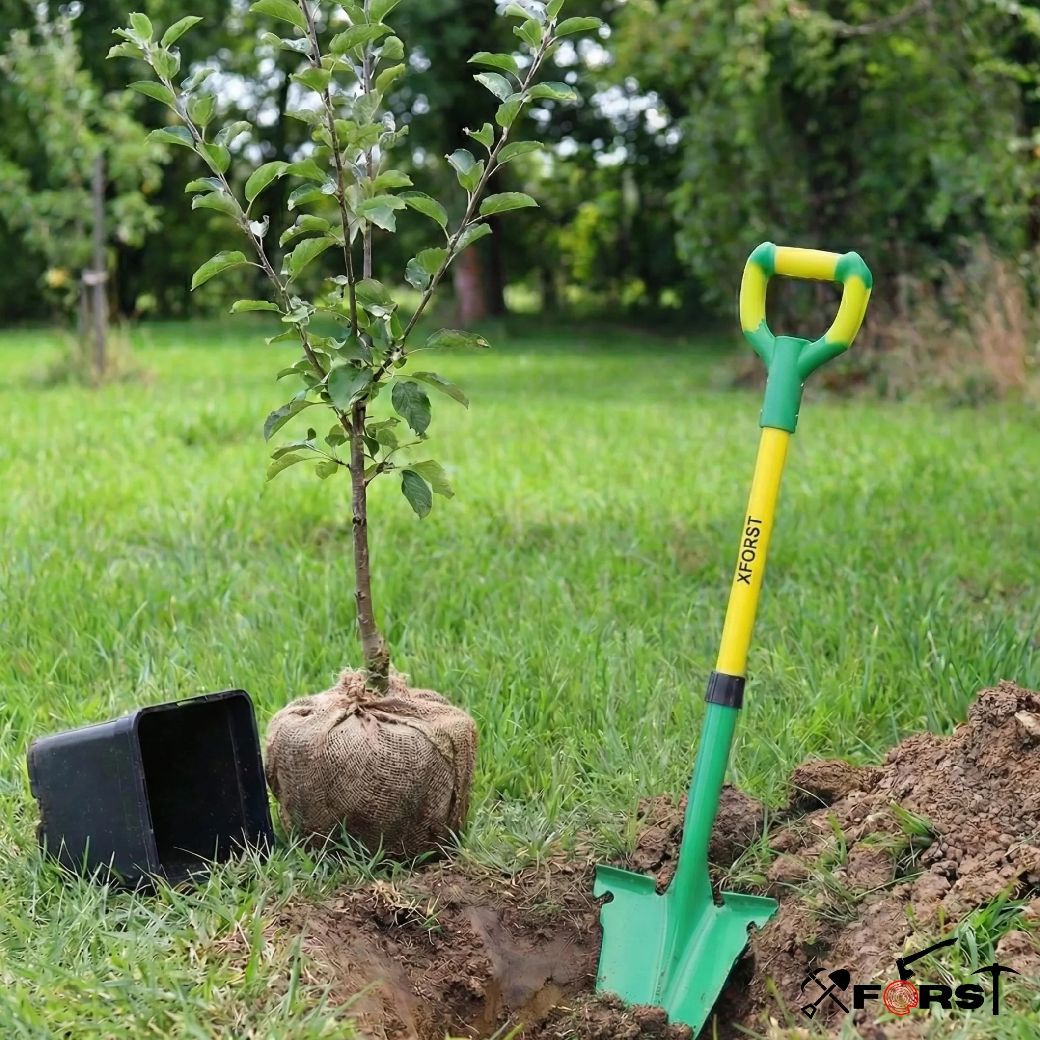 Xforst Vanga da Giardino SZ3 – Vanga con Sega per Radici 114 cm – Lama in Acciaio al Carbonio 25×35 cm – Manico in Fibra di Vetro Giallo con Impugnatura Ergonomica – Attrezzo da Giardinaggio e Outdoor
