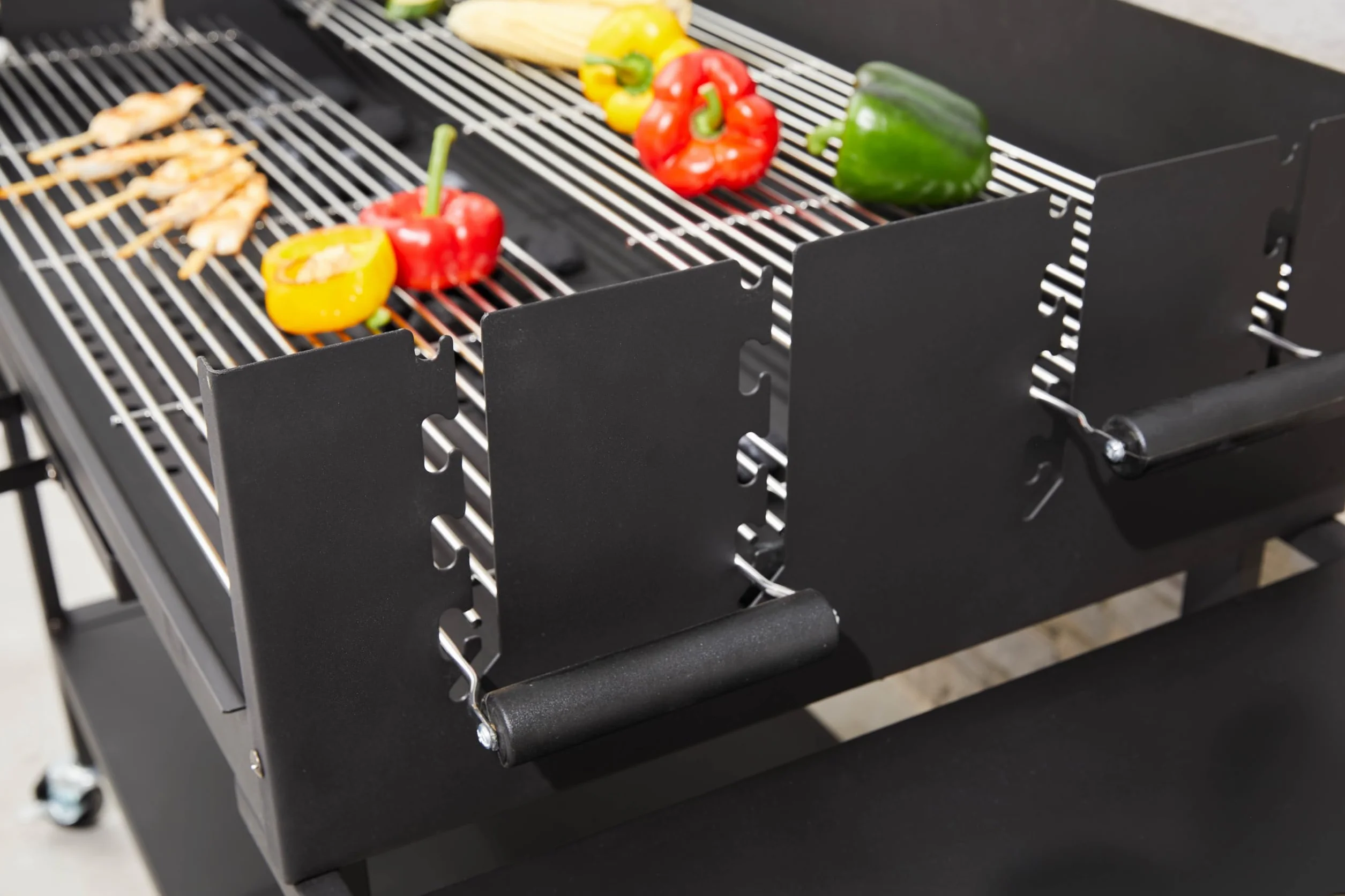 METRO Professional Barbecue a Carbonella Deluxe, Acciaio Inox, 2 Griglie Regolabili, Ruote, Tavolino, Copertura, Nero