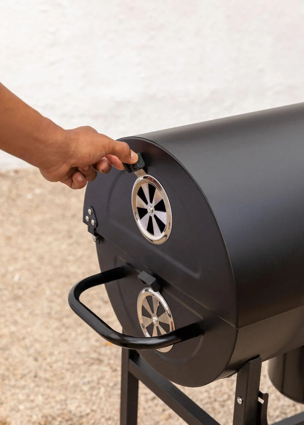 Barbecue affumicatore a carbone con ruote in acciaio inox nero griglia superiore controllo temperatura