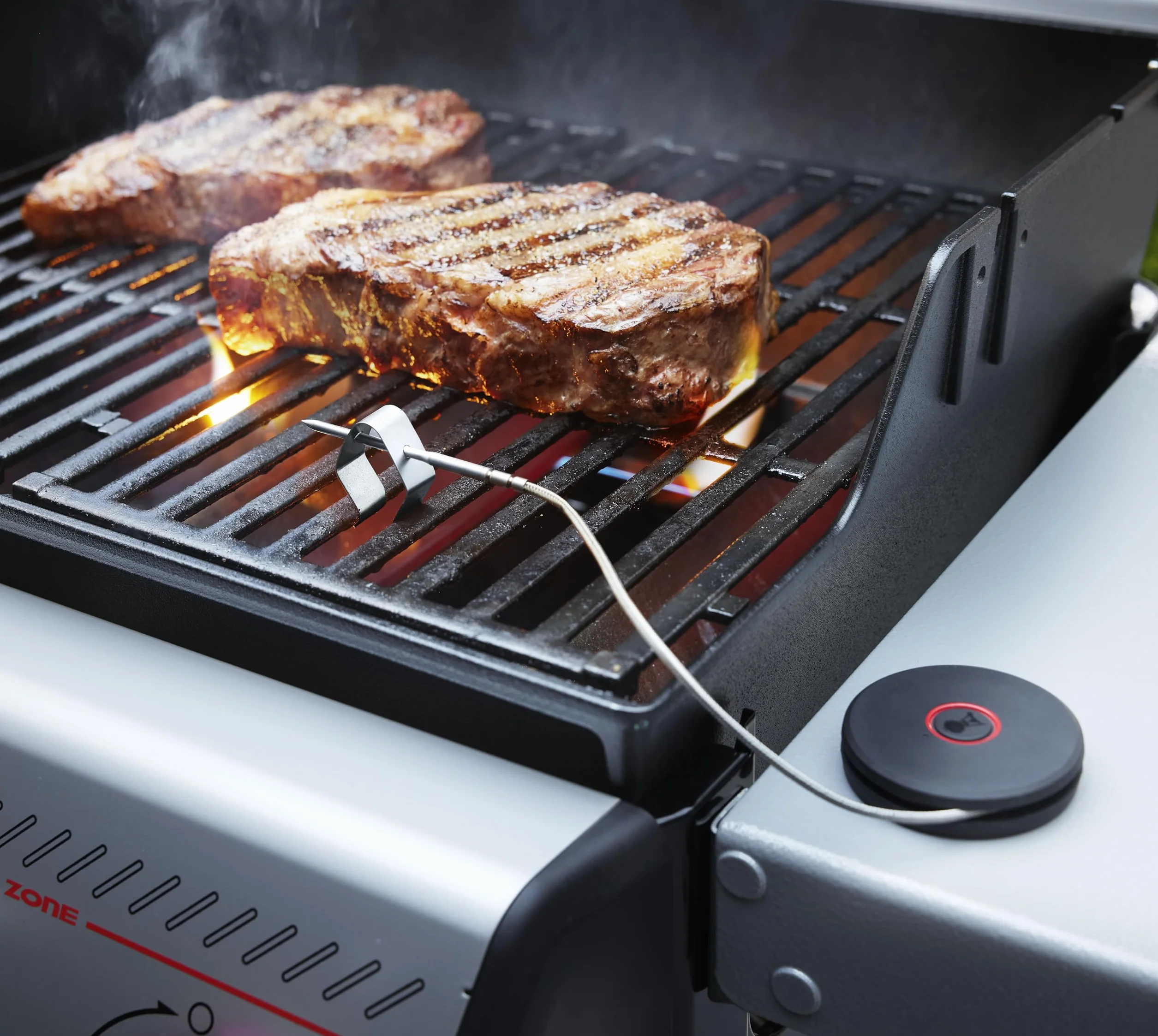 Weber Smart Thermometer con sonda per griglia e Carne/Misura Temperatura della griglia e al Cuore per Una Cottura Perfetta – Nero (3400590)