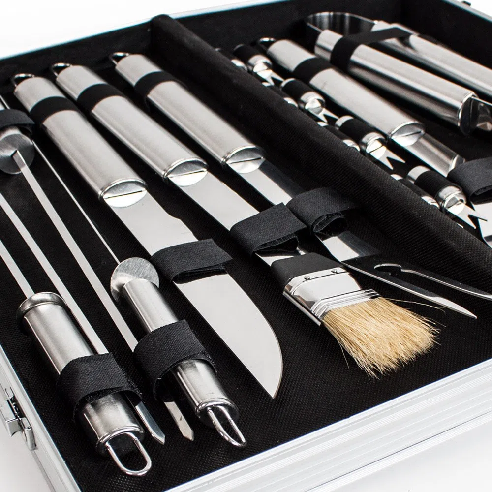 tectake® Set Barbecue Acciaio Inox, Accessori Barbecue con Valigetta Alluminio, Utensili Griglia, kit Barbecue Completo, Posate Barbecue, Spatola Pinza Forchettone, 18 Pezzi