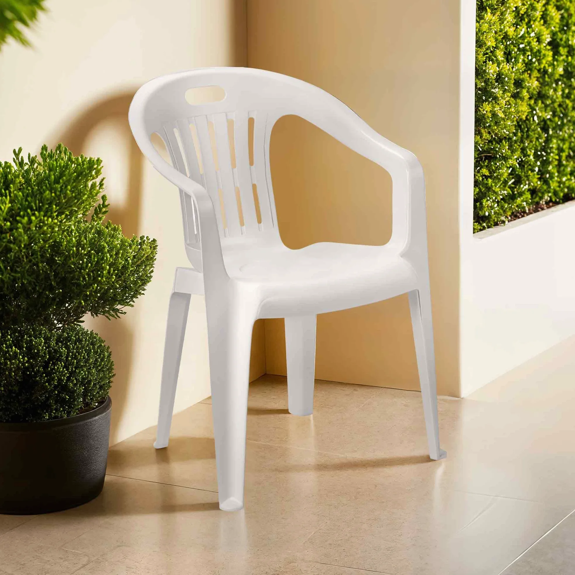 Sedia da Giardino in Plastica con Braccioli Impilabile 56x55x78h cm Bianco