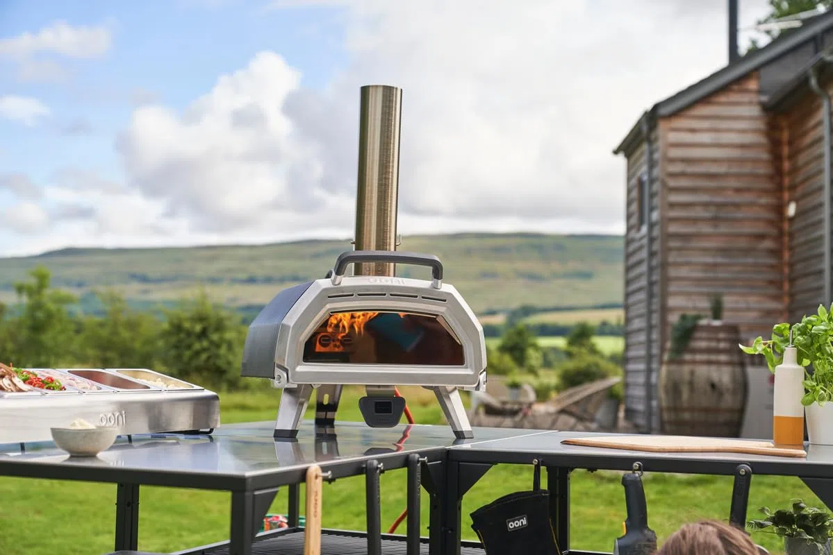 Ooni Karu 16 Forno per pizza multicombustibile all'aperto legno gas carbone 60 secondi