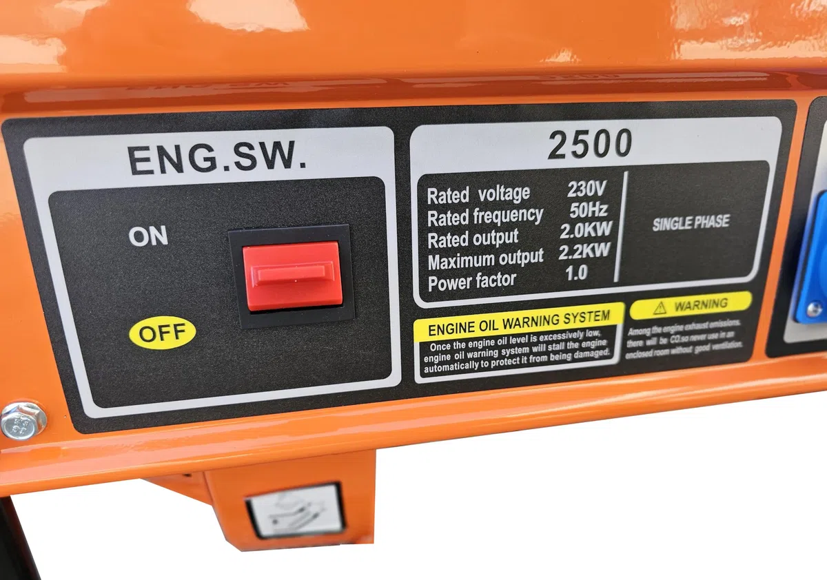 GRUPPO ELETTROGENO GENERATORE DI CORRENTE 2,2 KW 212 cc 7 CAVALLI 4 TEMPI
