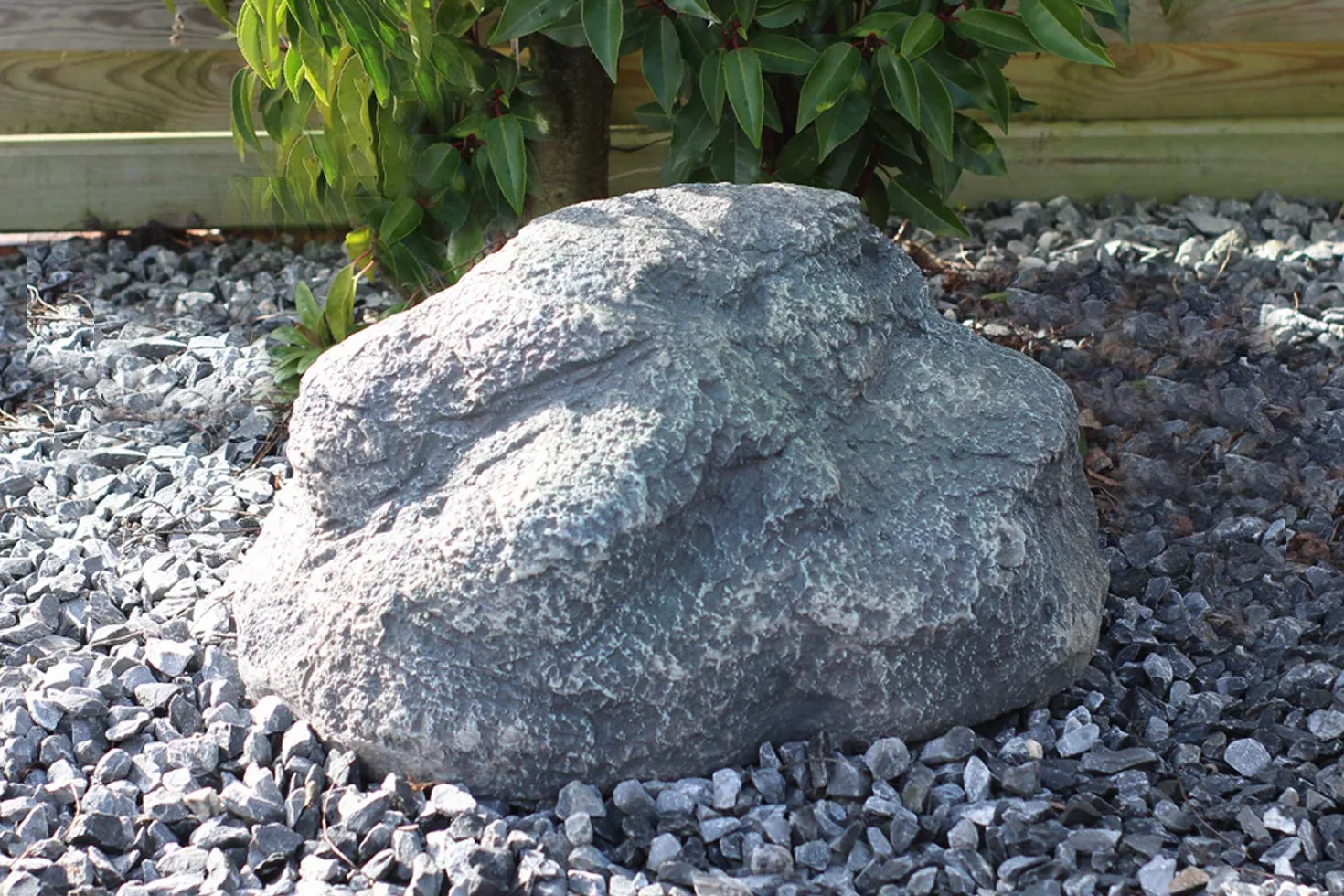 Arnusa Roccia di Copertura 45 cm x 31cm Pietra da Giardino Roccia da Giardino Copertina Decorazione del Giardino Pietra Artificiale