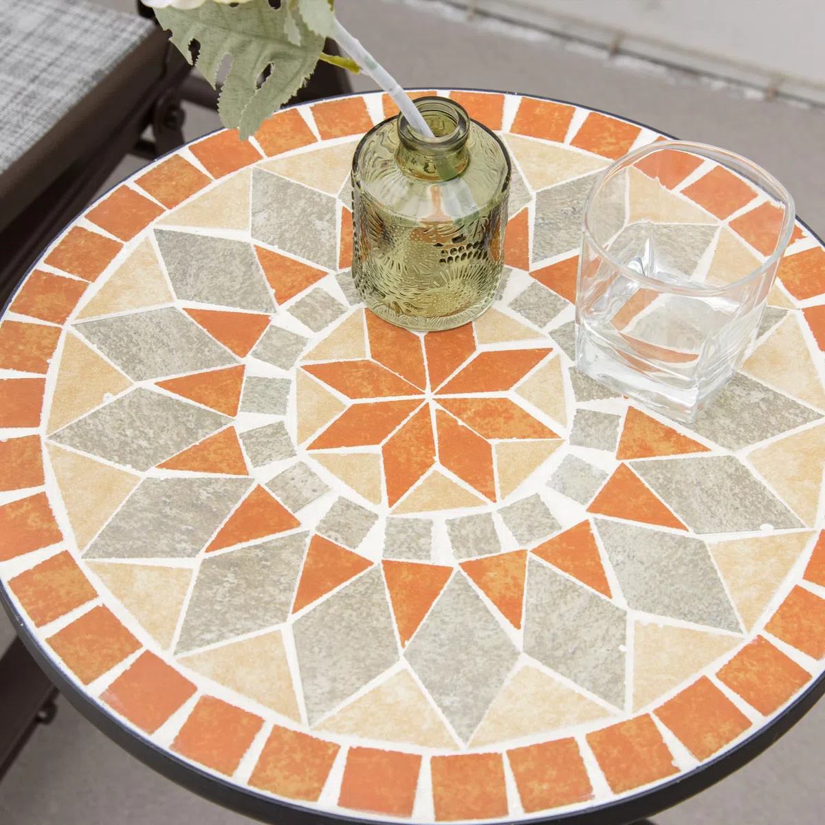 Outsunny Tavolino da Giardino Rotondo Ø35.5x53.5 cm Ceramica Mosaico Metallo Nero Giallo Grigio Bianco