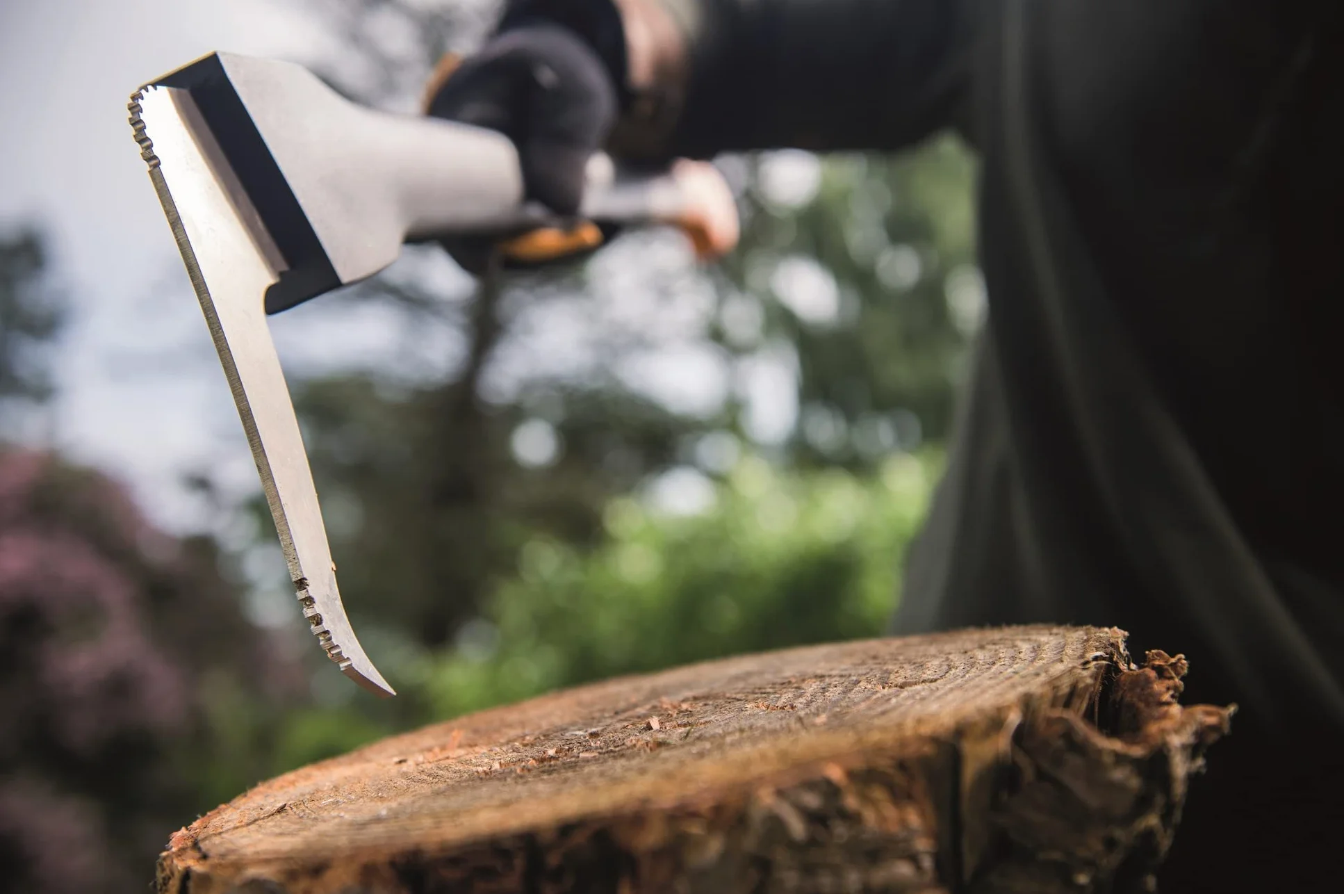 Fiskars Zappino tiratronchi, Lunghezza: 78,5 cm, Lama in acciaio temprato/Manico resistente in fibra di vetro, Fodero per trasporto e conservazione incluso, Nero/Arancione, WoodXpert, XA22, 1003623