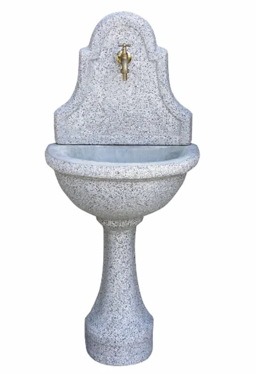 Fontana a muro sabbiata in cemento color grigio, 53x35x120 cm