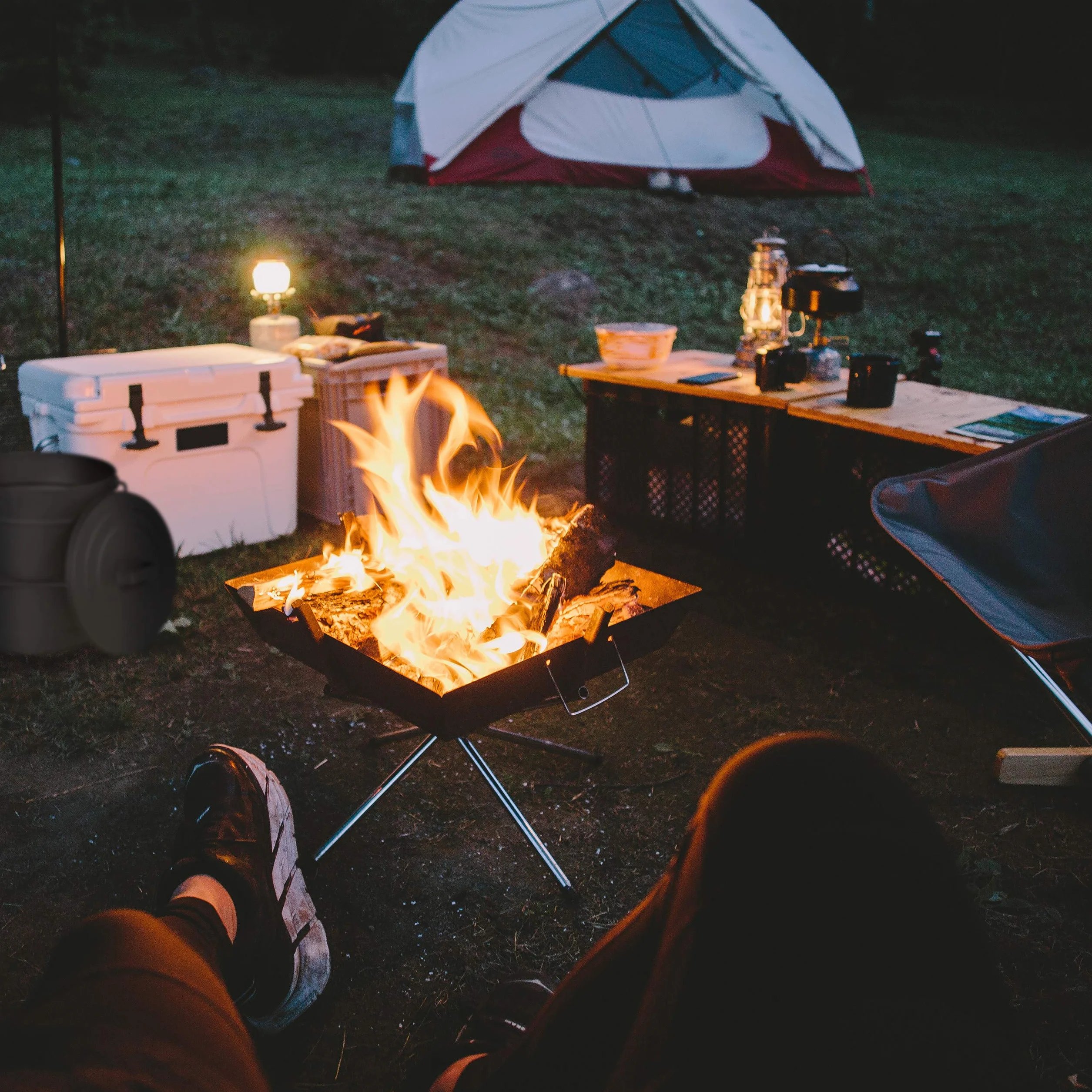 Relaxdays Secchio per Cenere con Coperchio, per Raffreddare & Trasportare Carbone Bollente, Camino & Stufa, 12 l, Nero