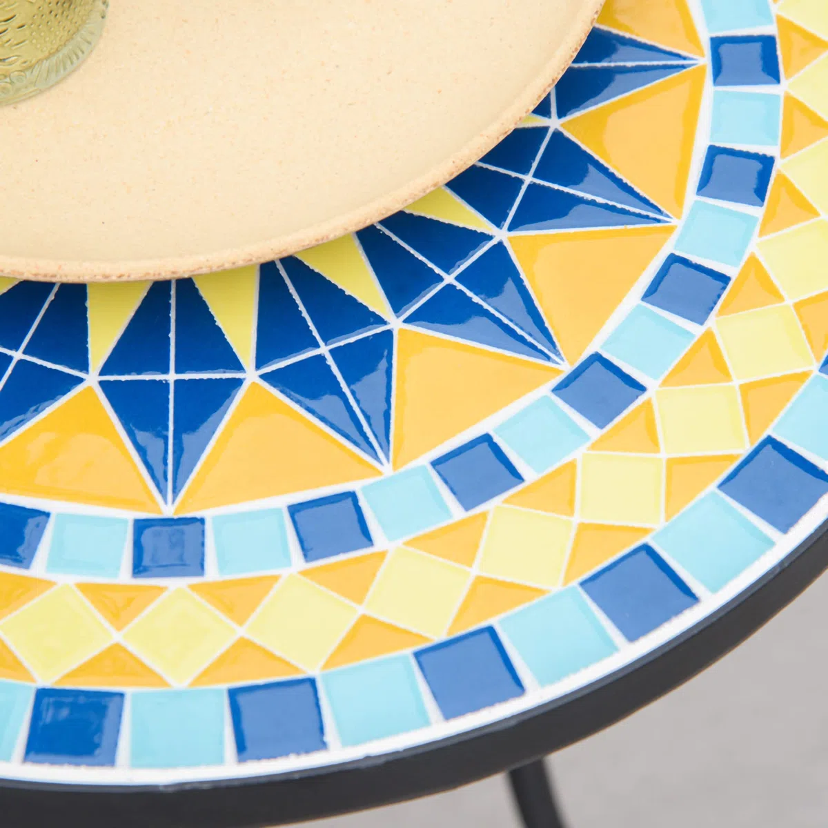 Outsunny Tavolino da Giardino in Metallo con Piano a Mosaico in Ceramica 35.5x53.5cm Multicolore