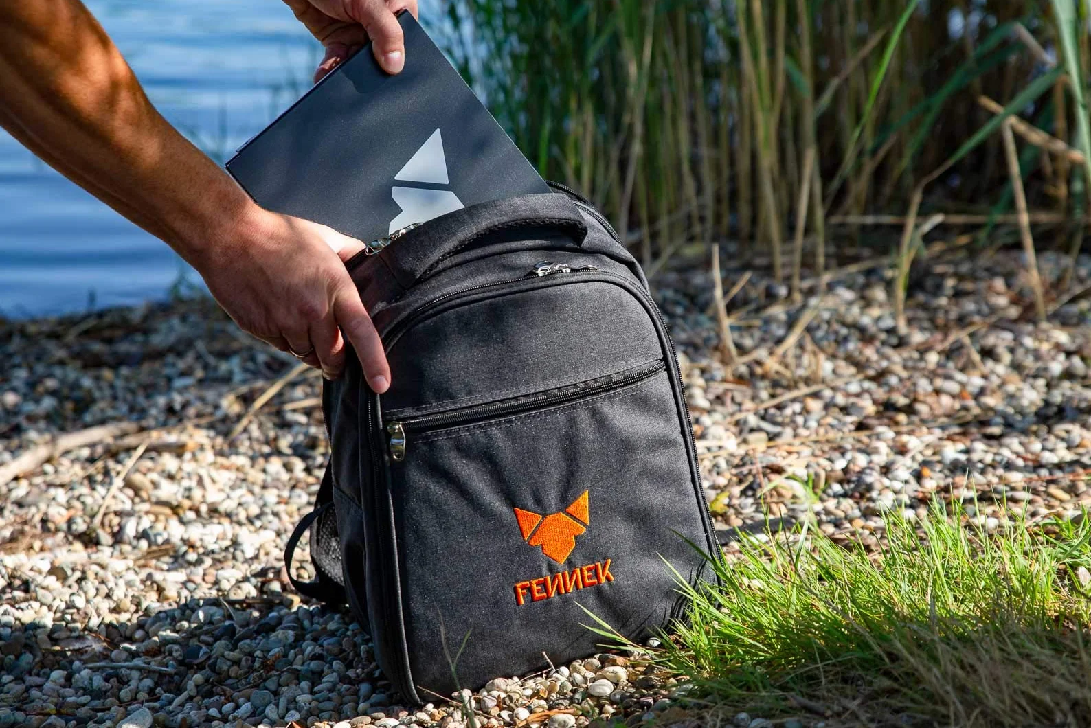 FENNEK Backpack | Zaino outdoor per picnic, campeggio, escursioni | con scomparto frigo e accessori per 4 persone | opzione a parte con barbecue FENNEK…