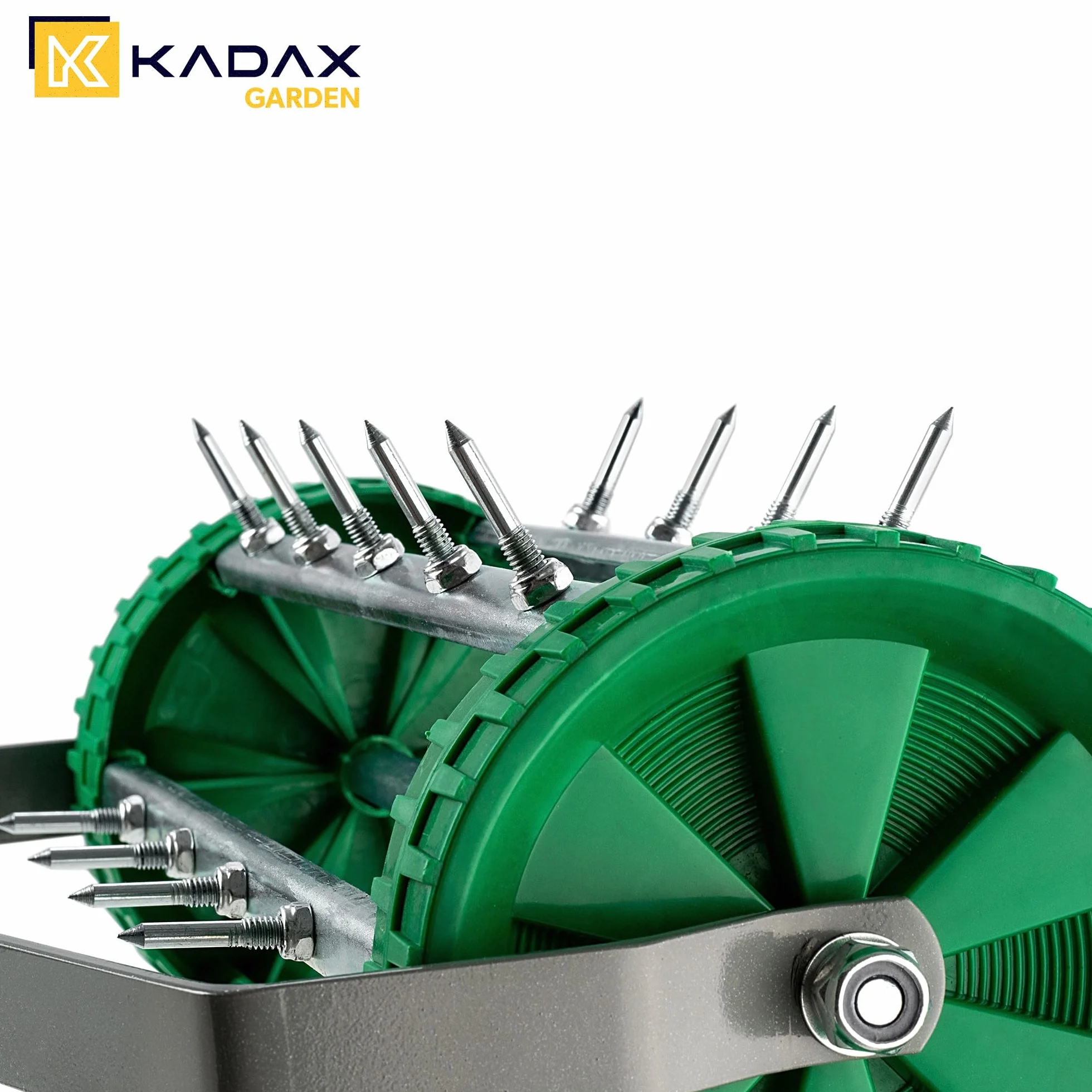 KADAX Aeratore manuale per prato in acciaio robusto, aeratore manuale con chiodi da 3,3 cm, aeratore a pavimento con impugnatura ergonomica, rullo robusto (148 cm)