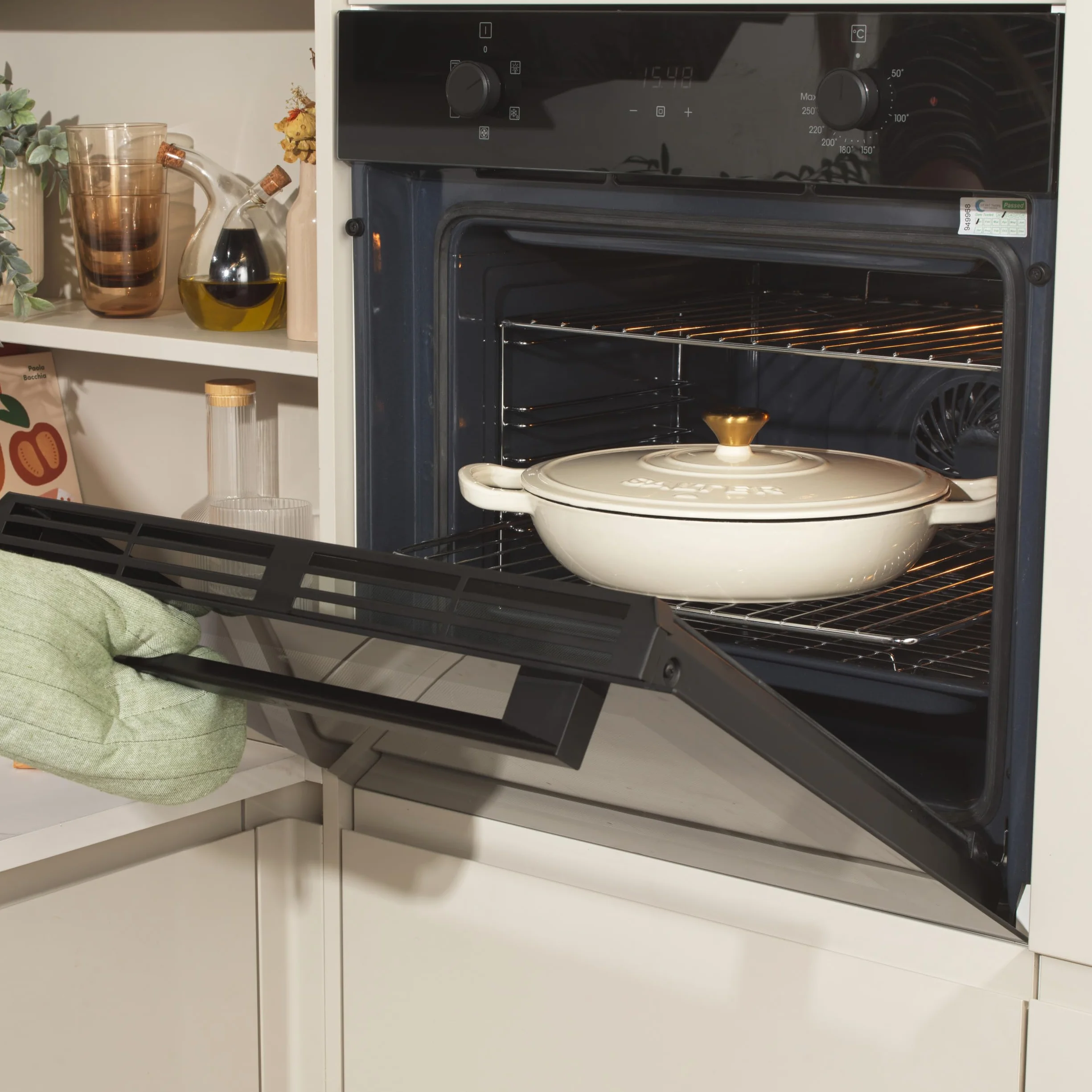 Salter Casseruola a Bassa Altezza in Ghisa Chester – Crema, 30 CM, Coperchio Auto-Irrorante, Forno Olandese, Cucina da Piano di Cottura a Forno, Adatta per Tutti i Tipi di Piano cottura 2.8L