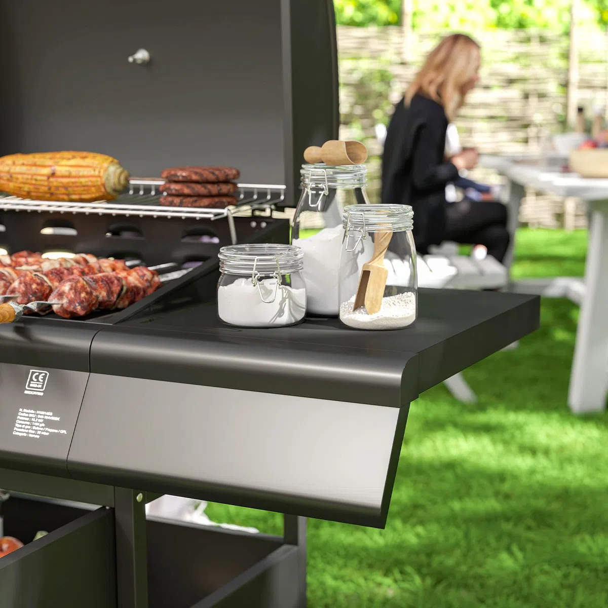 Outsunny Barbecue a Gas 4+1 Bruciatori 15.2 KW Acciaio PP con Ruote Armadietto Termometro Nero